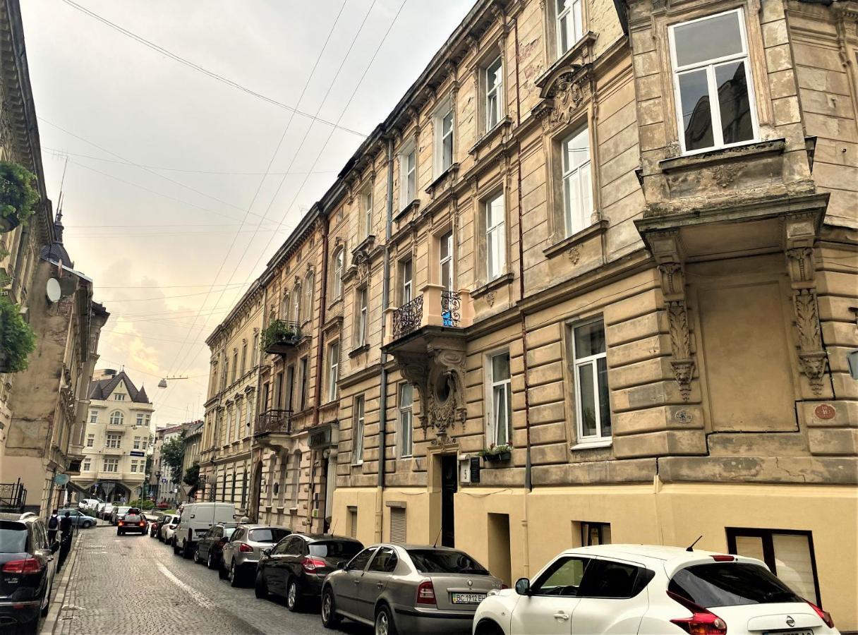 Iris Apartment On Popovich Lviv Exterior photo